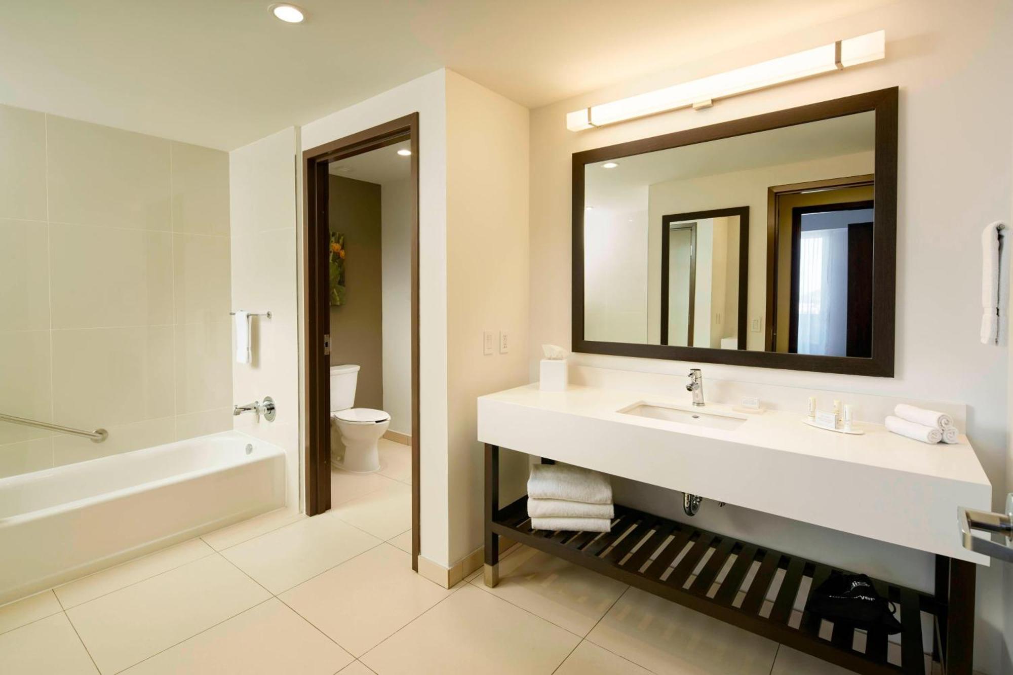 Courtyard By Marriott Хермосило Екстериор снимка