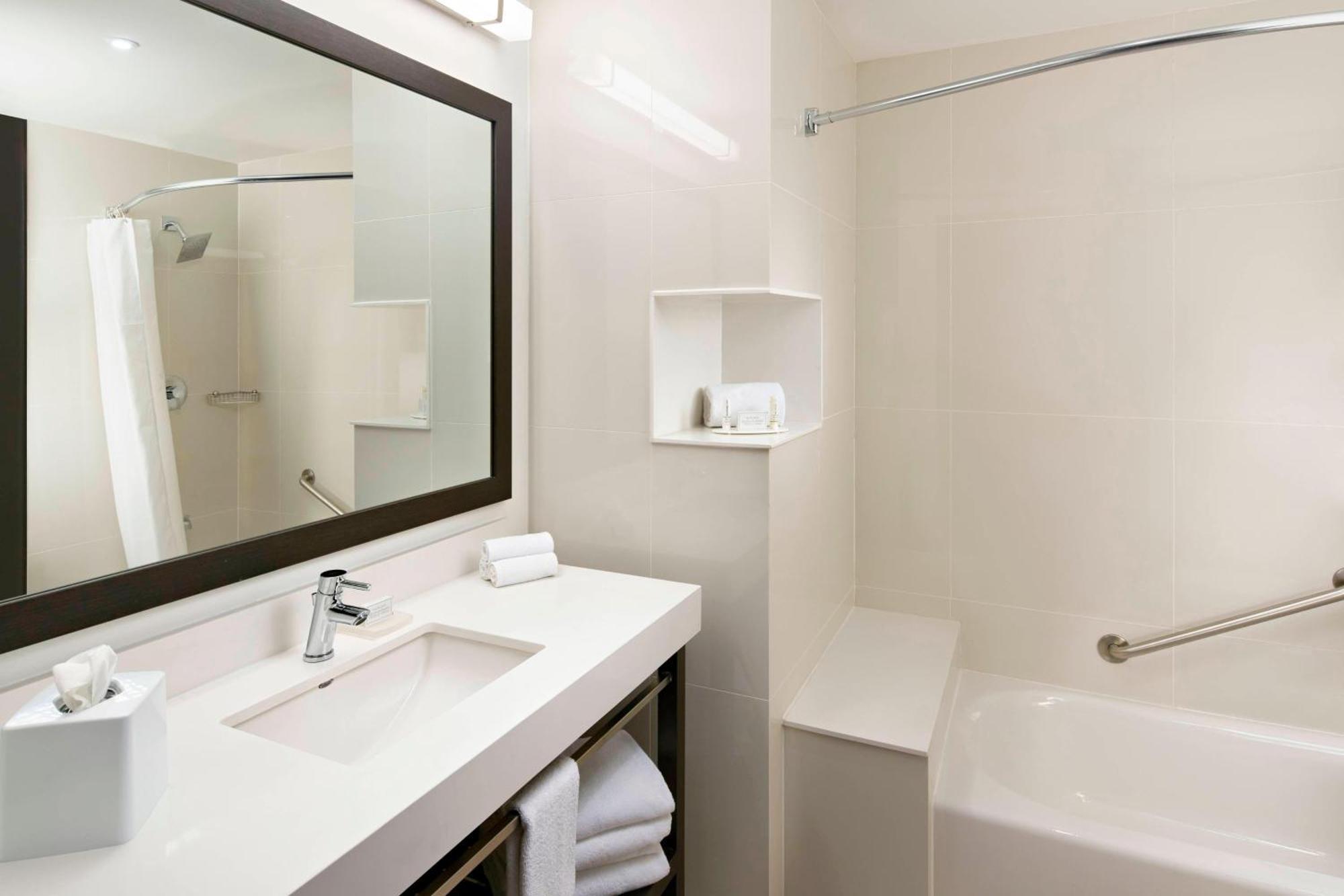 Courtyard By Marriott Хермосило Екстериор снимка
